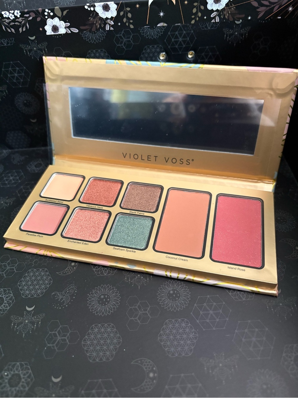 Violet Voss Pretty in Paradise palette
